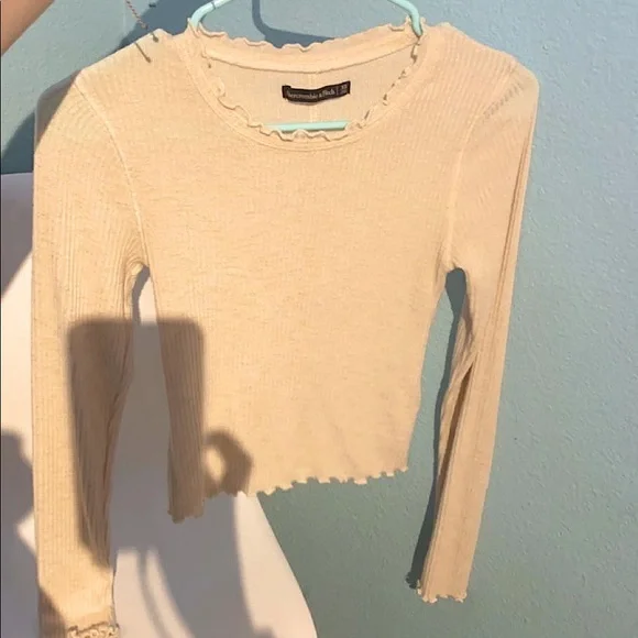 Abercrombie & Fitch Sweater top - Picture 1 of 3